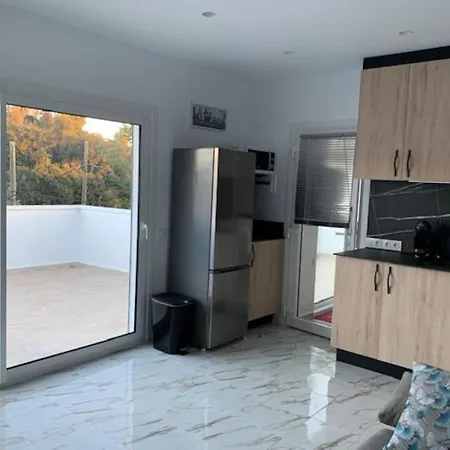 Apartmán T2 Climatise + Parking 500 M Plage/centre *