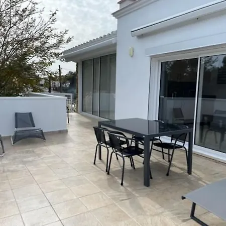T2 Climatise + Parking 500 M Plage/centre Apartment