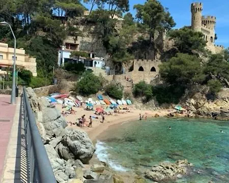 T2 Climatise + Parking 500 M Plage/centre Apartment *