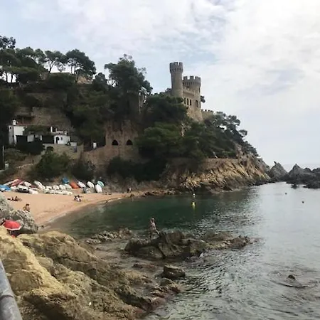 T2 Climatise + Parking 500 M Plage/centre Apartment