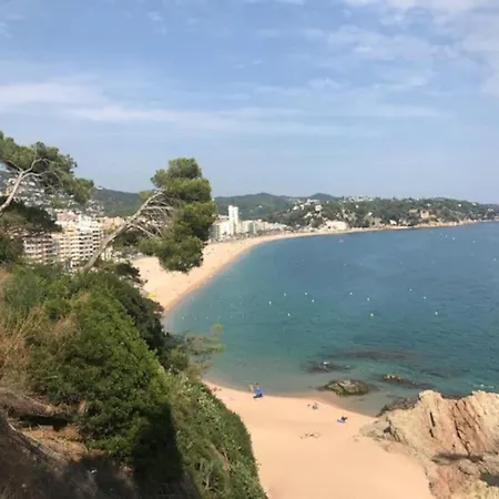 T2 Climatise + Parking 500 M Plage/centre Apartment *